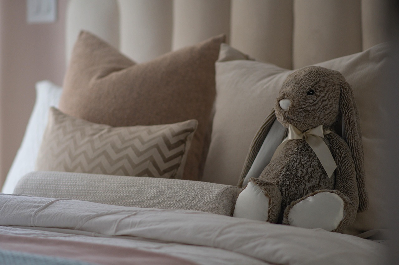 weiche und kuschelige plüschtiere in verschiedenen formen und größen – perfekt als geschenk oder zum sammeln für kinder und erwachsene.