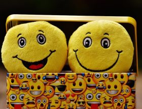 entdecken sie unser weiches und kuscheliges plüschtier, ideal zum spielen und kuscheln. perfekt für kinder jeden alters, bringt es freude und trost in jedes zuhause.