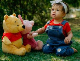 entdecken sie eine zauberhafte auswahl an plüschspielzeugen, die sowohl kinder als auch erwachsene begeistern! unsere kuscheligen freunde sind perfekt zum spielen, träumen und selberkuscheln. hochwertige materialien und liebevolle designs warten auf sie!