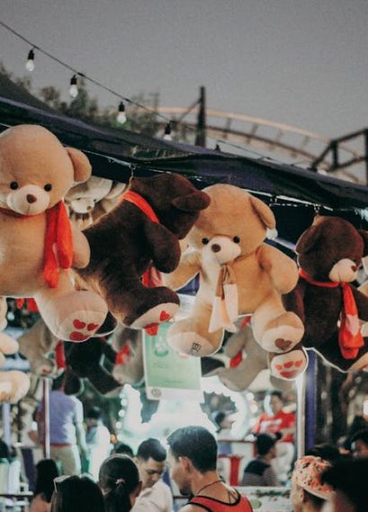 entdecken sie unsere auswahl an hochwertigen plüschtieren! von klassischen teddybären bis hin zu einzigartigen tierfiguren – unsere kuscheligen freunde sind perfekt für kinder und erwachsene. ideal als geschenk oder zur dekoration ihres zuhauses.
