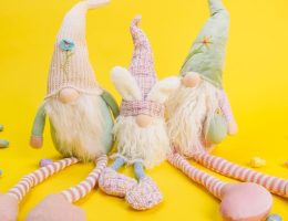 entdecken sie unsere vielfältige auswahl an kuscheligen plüschtieren! von klassischen teddybären bis hin zu außergewöhnlichen kreationen, finden sie das perfekte stofftier für jedes alter. ideal zum spielen, kuscheln oder als geschenk. qualität und sicherheit stehen bei uns an erster stelle!