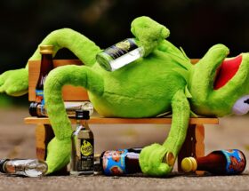 entdecken sie kreative diy-anleitungen für kuschelige stofftiere zum selbermachen – perfekt für geschenke und individuelle spielgefährten.